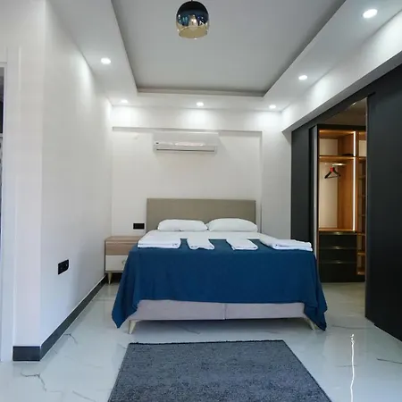 Serenity Vila *